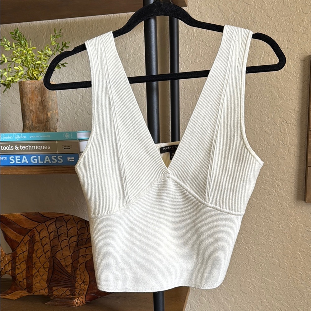 Banana Republic cropped sweater top